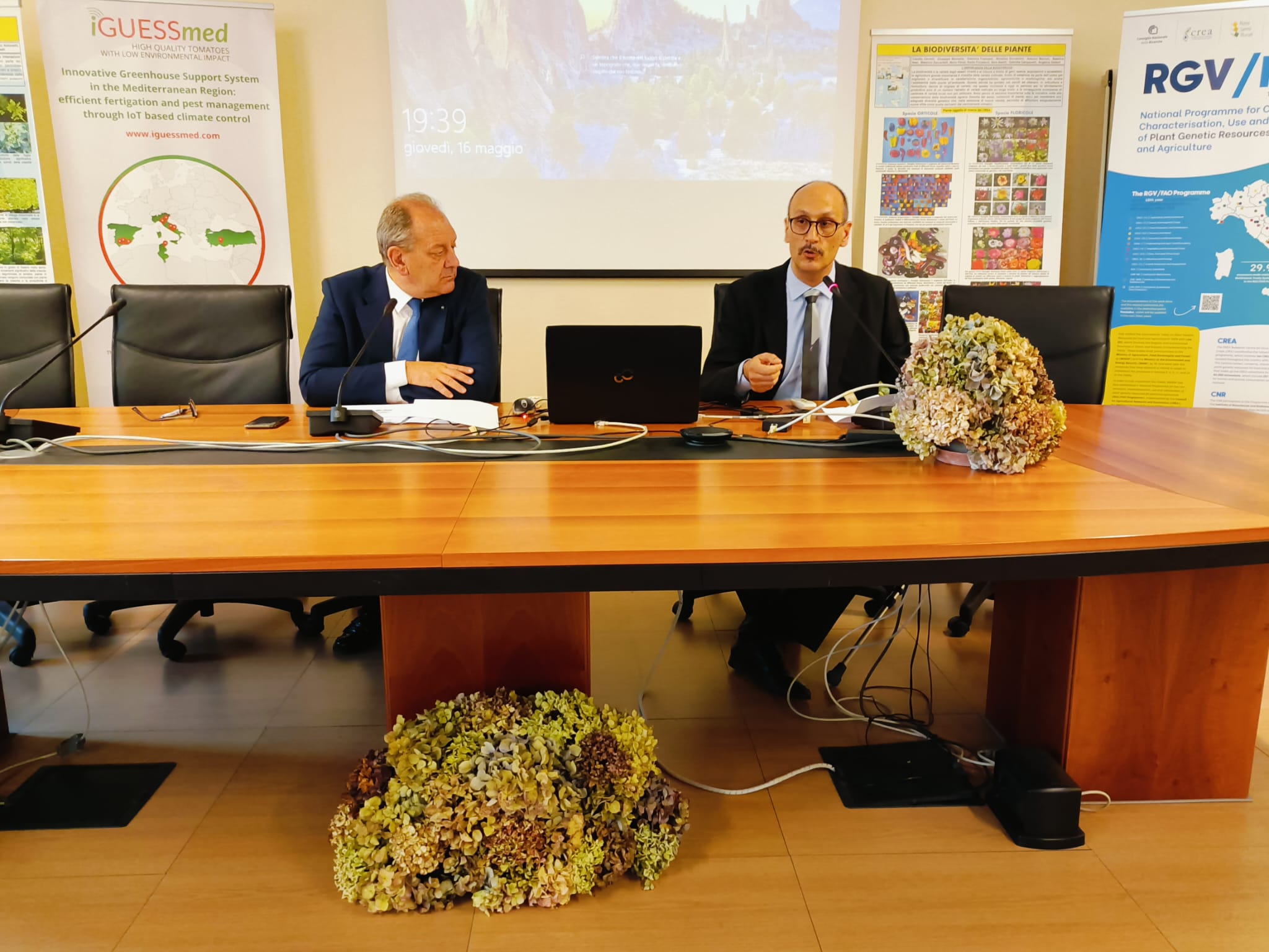 Il sottosegretario La Pietra in visita al CREA Orticoltura e Florovivaismo di Pescia