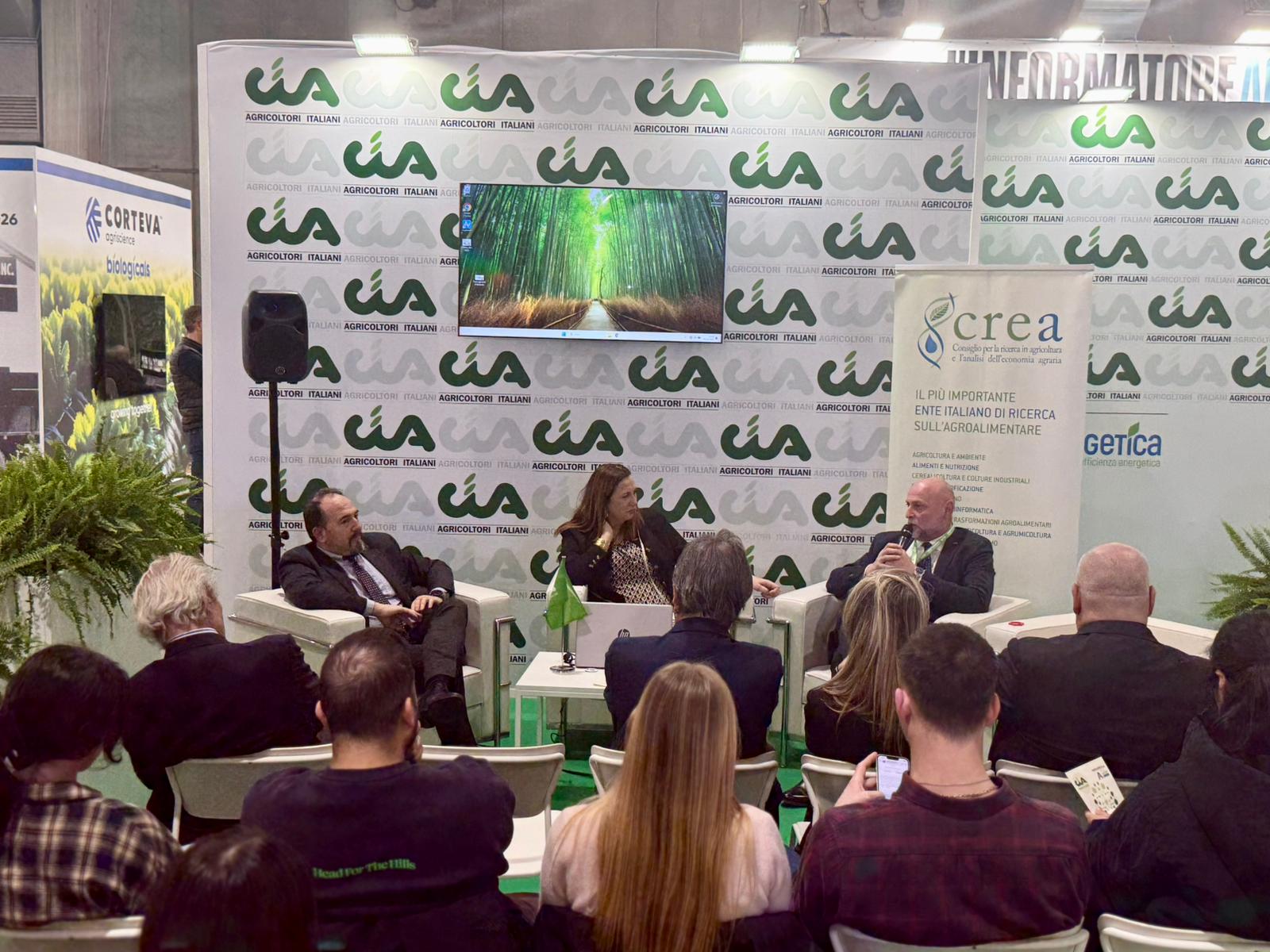 Il Presidente Andrea Rocchi e il Vicepresidente CIA–Agricoltori Italiani Gianmichele Passarini inaugurano 