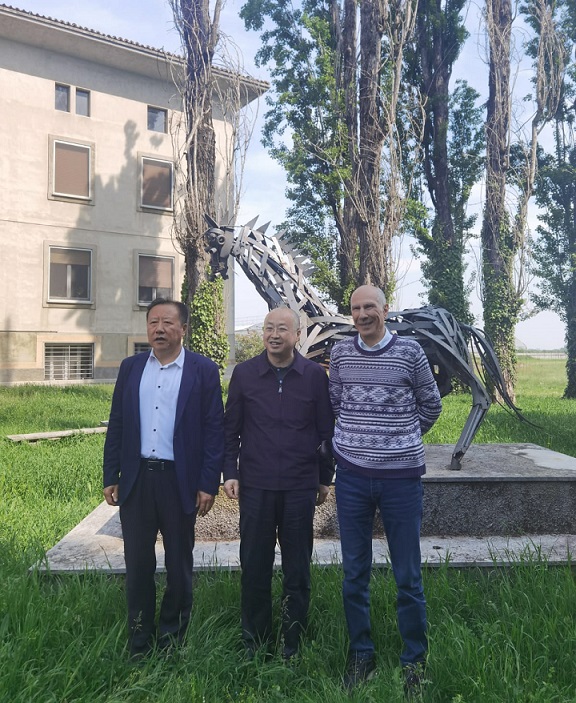 Da sinistra, Guang Defu, Zhang Xingwang e Paolo Annicchiarico