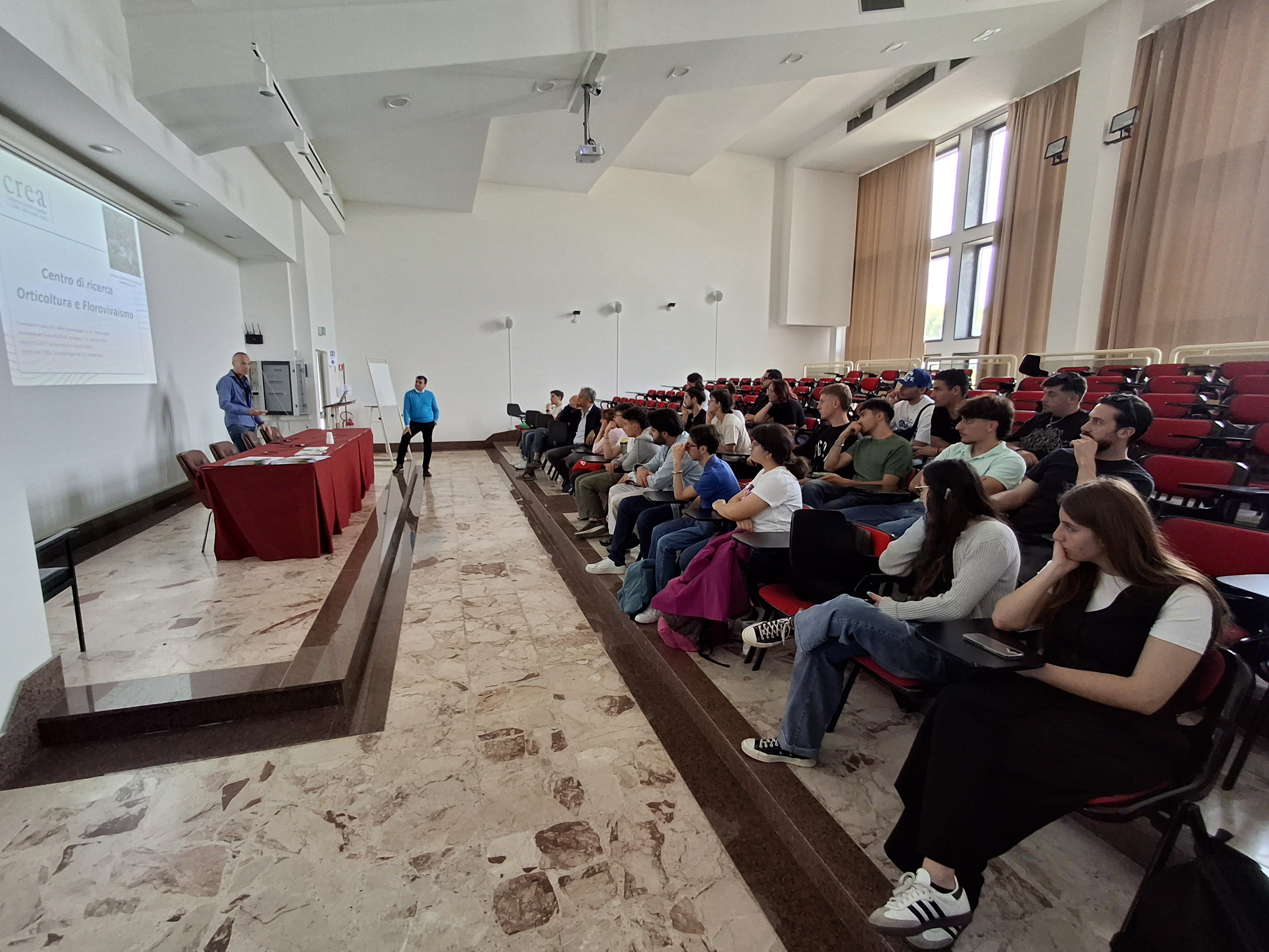Visita degli studenti del Dipartimento di Agraria dell' Università degli Studi di Napoli Federico II presso il CREA di Pontecagnano